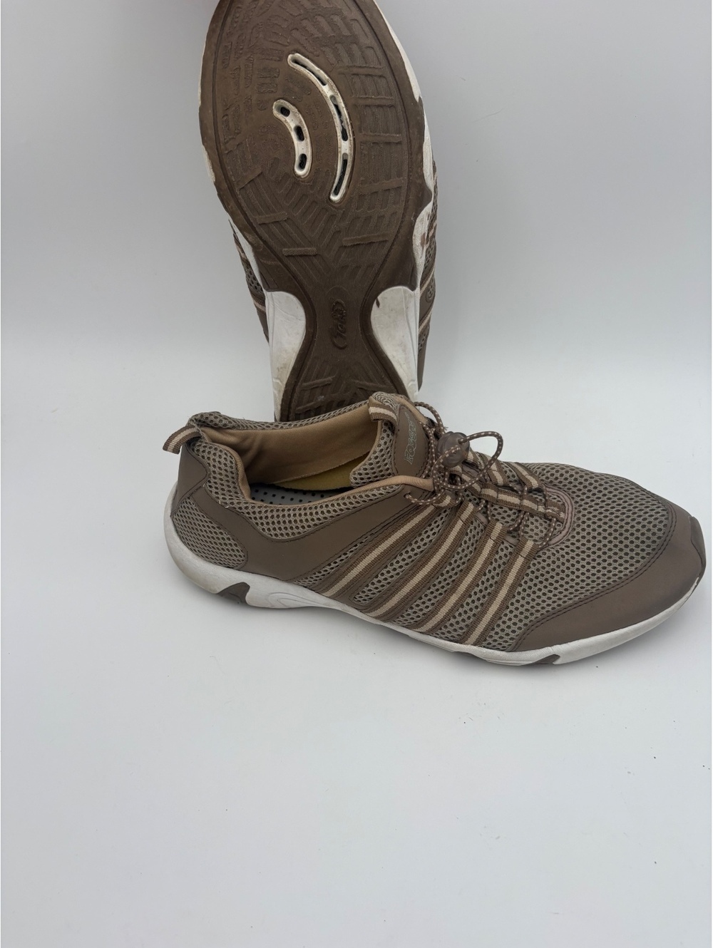 Rocsoc Water Shoes Woman’s Size 11 Brown Mesh Water Sneakers Lightweight Comfy